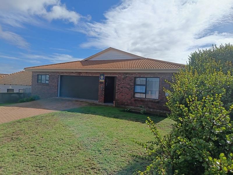 4 Bedroom Property for Sale in Hartenbos Heuwels Western Cape